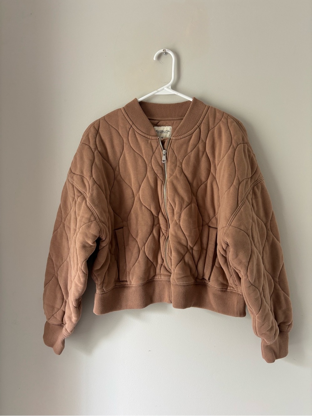 Abercrombie & Fitch Quilted Bomber Jacket in Taupe - Picture 2 of 7